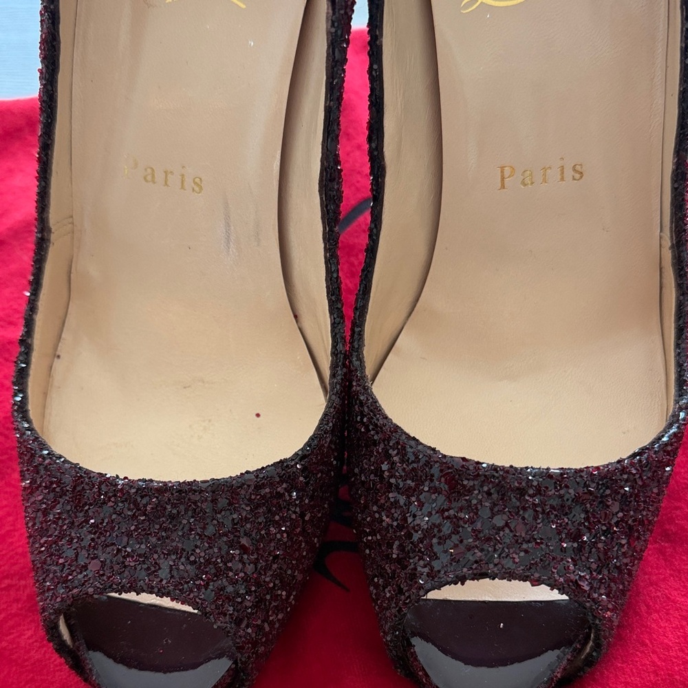 Christian Louboutin BURGUNDY HEELS - Picture 4 of 11